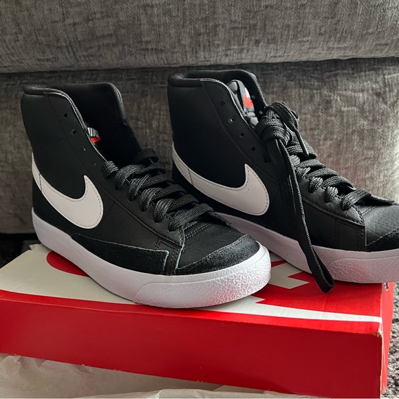 Nike Blazer Mid ‘77 Black 4.5 kids - Picture 1 of 2